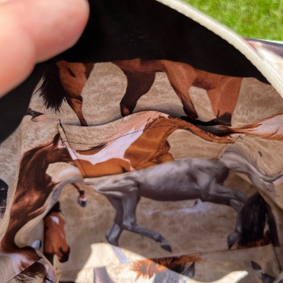 Horse pattern handmade cotton purse. - Picture 2 of 4